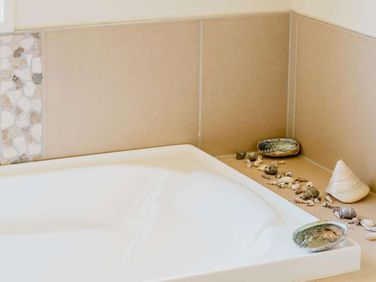 2 Kanuka Place Robinsons Bay_25