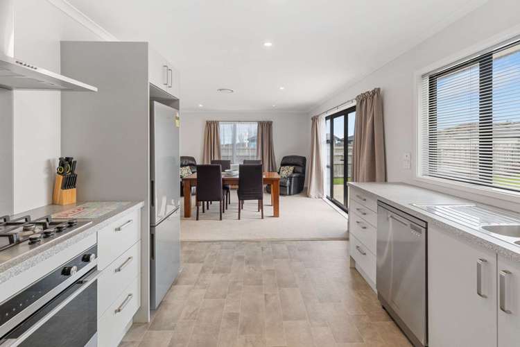 28 Magnolia Crescent Tawhero_8