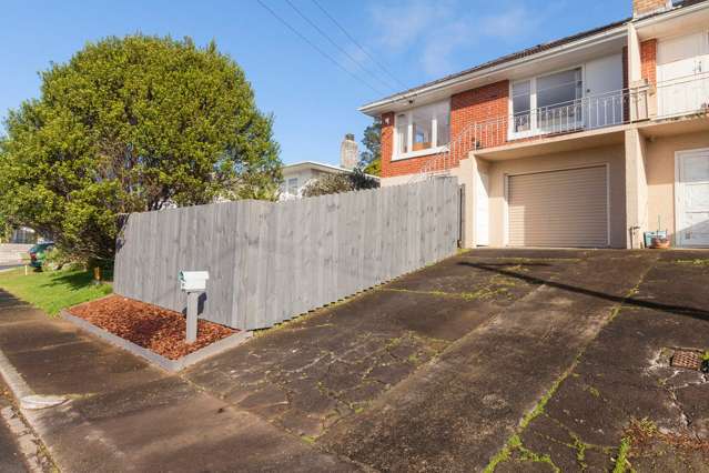 2/4 Boyd Avenue Royal Oak_1