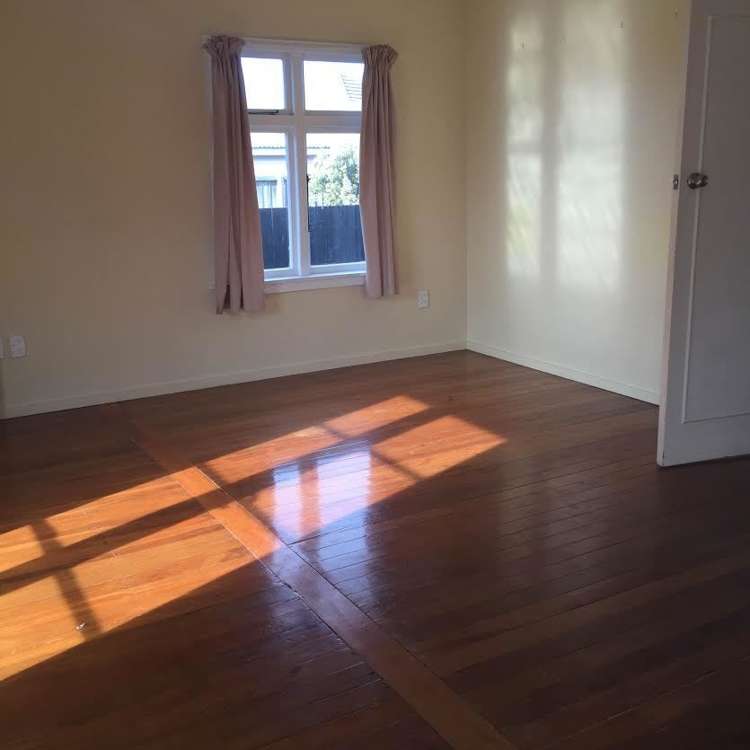 17 Reginald Street Burwood_2