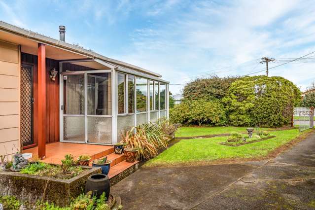 9 William Benton Street Featherston_1