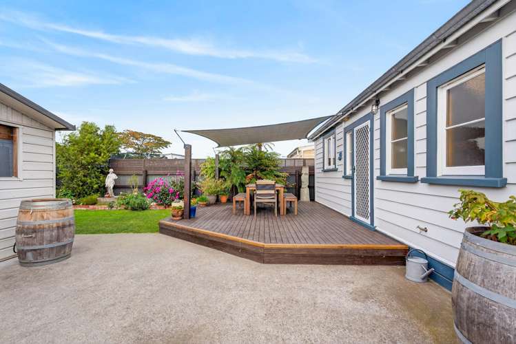 921 Willowpark Road North Mayfair_18