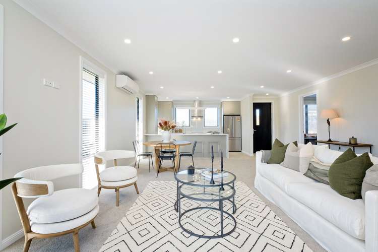 54 Read Crescent, OAK, Willowbrook Community_0