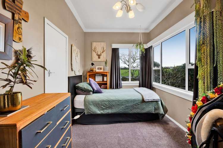 1156 East Road Toko_15