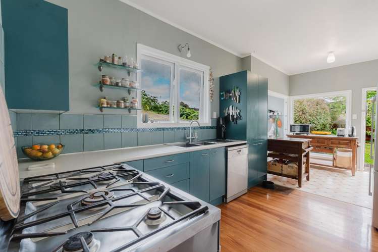 114 Tuhikaramea Road Dinsdale_17