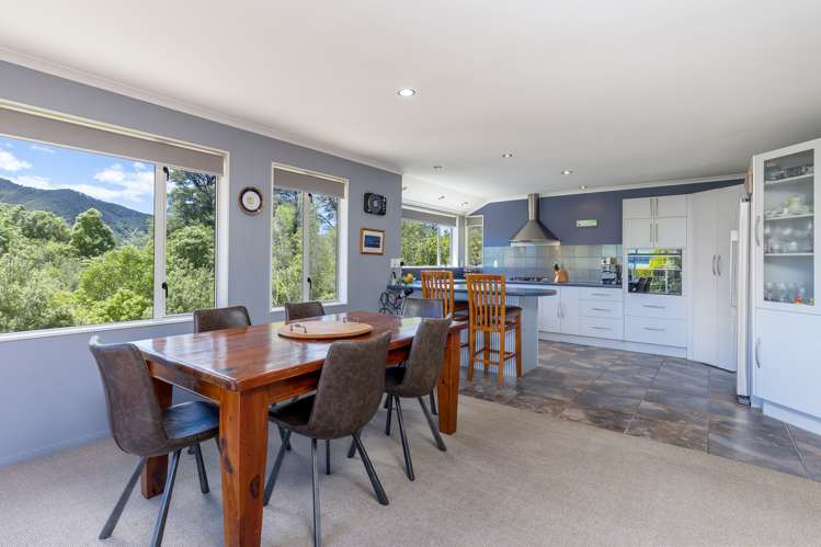 762 Queen Charlotte Drive Havelock_5