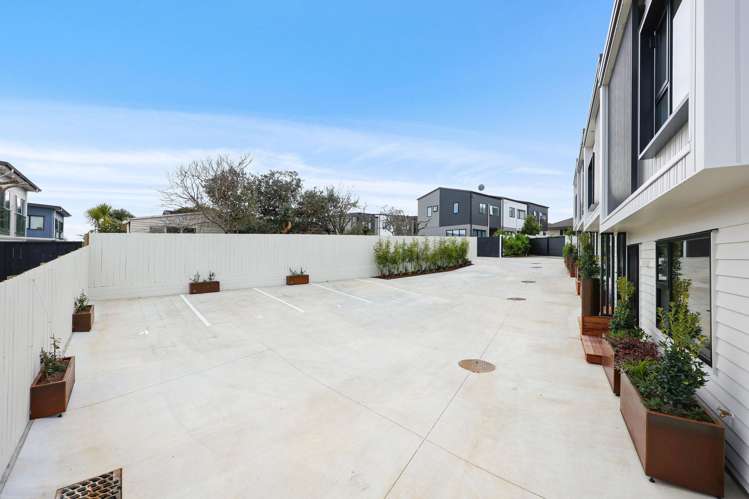 75e Glenmore Road Sunnyhills_31