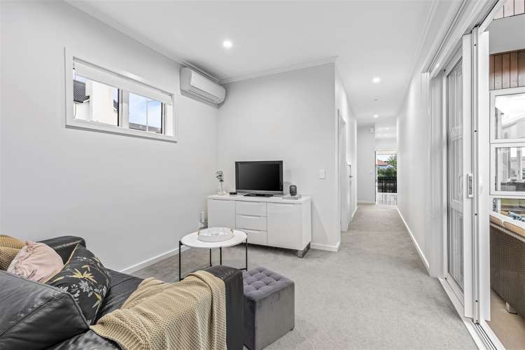 11 Frances Bryers Road Hobsonville_6