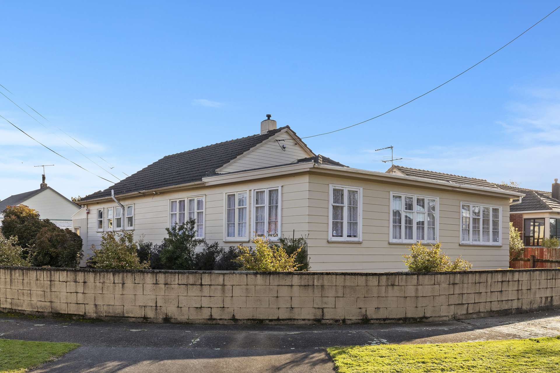 18 Gibson Crescent Naenae_0