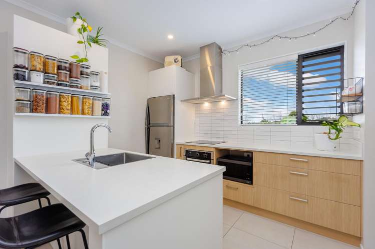 8 Owen Chapman Drive Red Beach_7