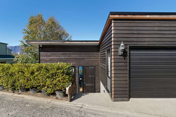 115 Wynyard Crescent Fernhill/Sunshine Bay_34