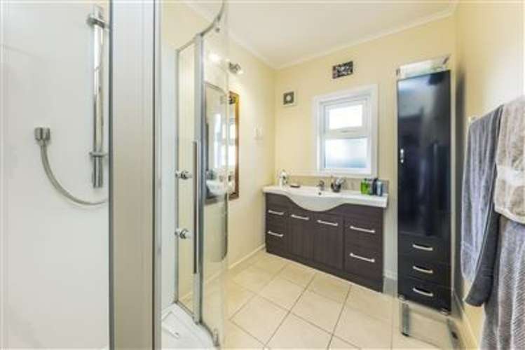 2 Orakau Road Mangere East_10