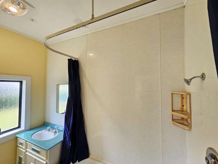 15 Main Road Whataroa_13