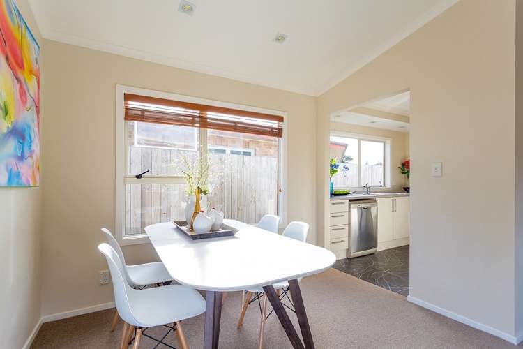 2/11 Anne Mclean Drive Bayview_7