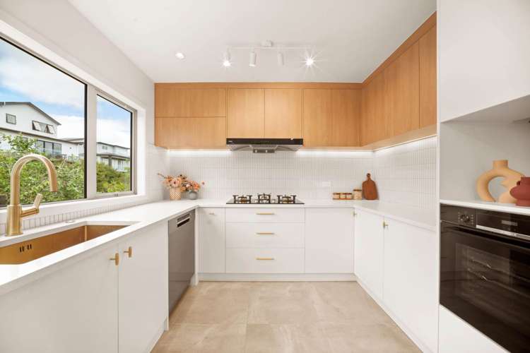 67 Fernhill Way Oteha_8