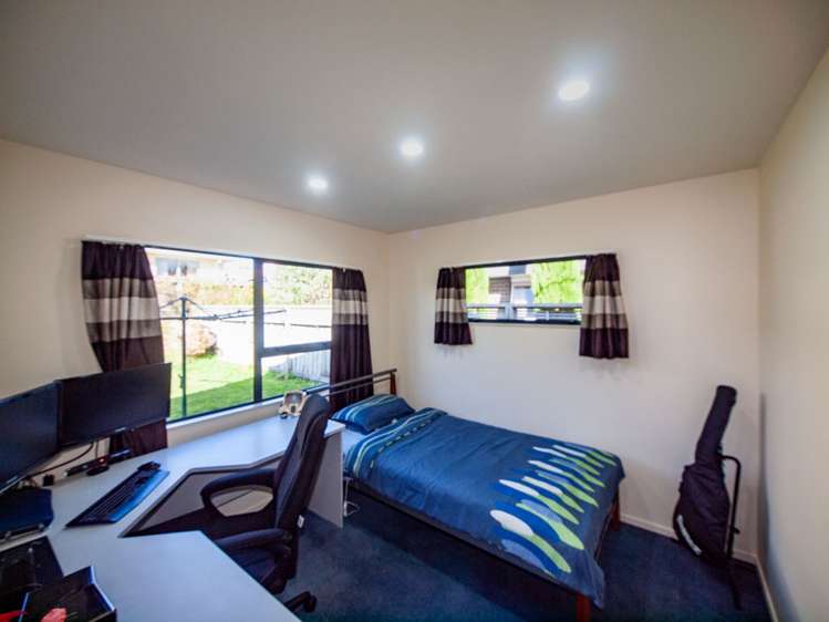 8 Silver Pine Avenue Woodridge_5