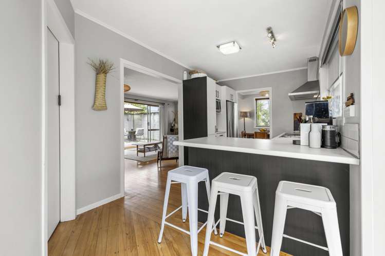 20 Wallis Street Raglan_7