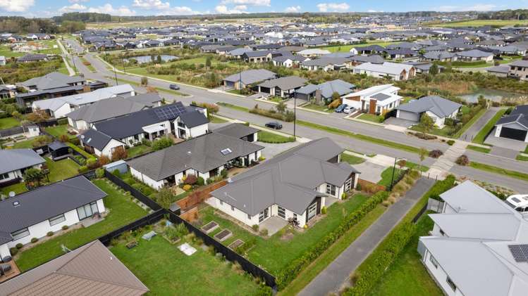 45 Vernon Drive Lincoln_25