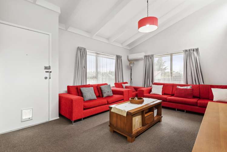 1/4 Tusac Place Totara Vale_6