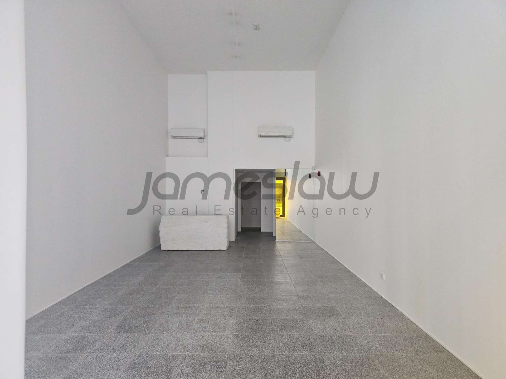6 Jean Batten Place City Centre_0