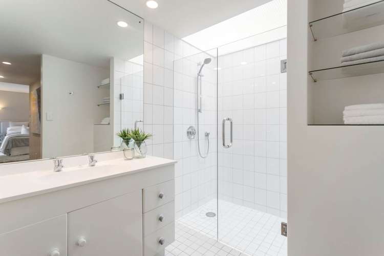 11 Seymour Road Mellons Bay_18