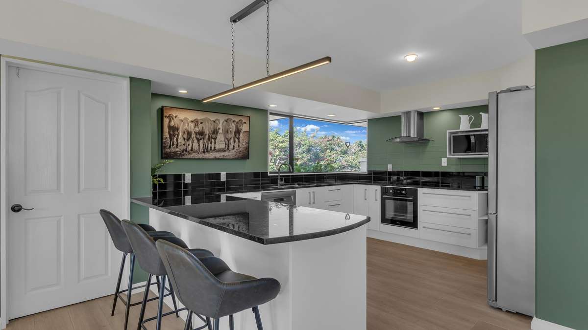 195 Mound Road_1