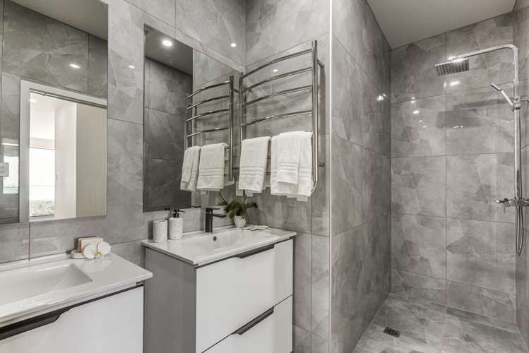 8a Crispe Road Clarks Beach_9