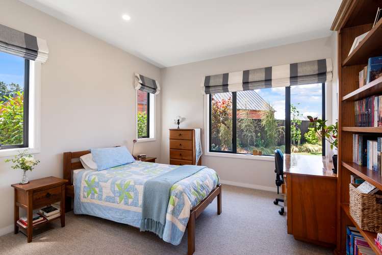 42 Grangewood Drive Lincoln_16