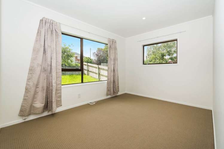 9 Castaing Crescent Te Atatu South_7