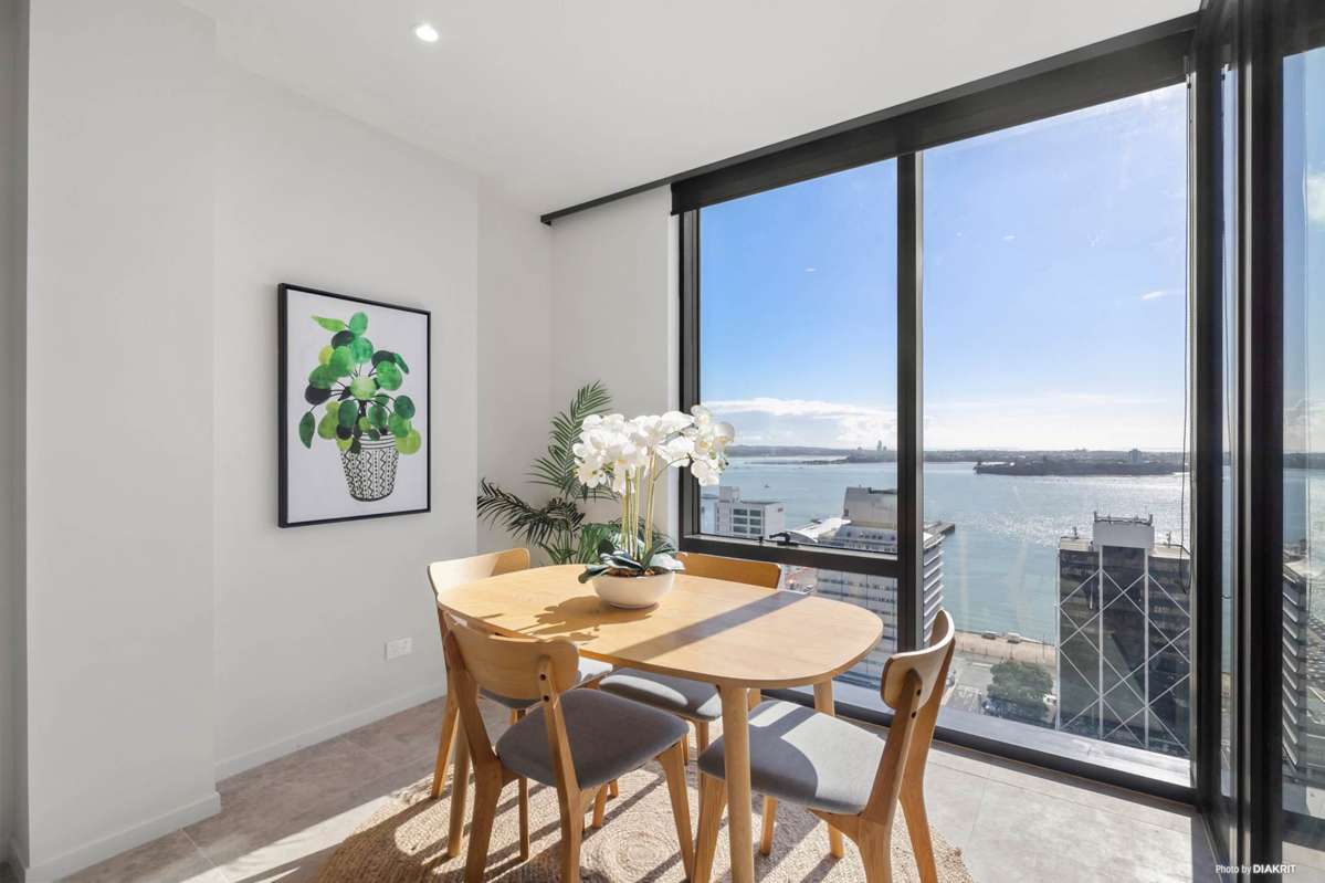 2202/10 Commerce Street_2