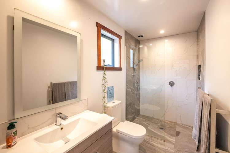 34 Alison Road Surfdale_6