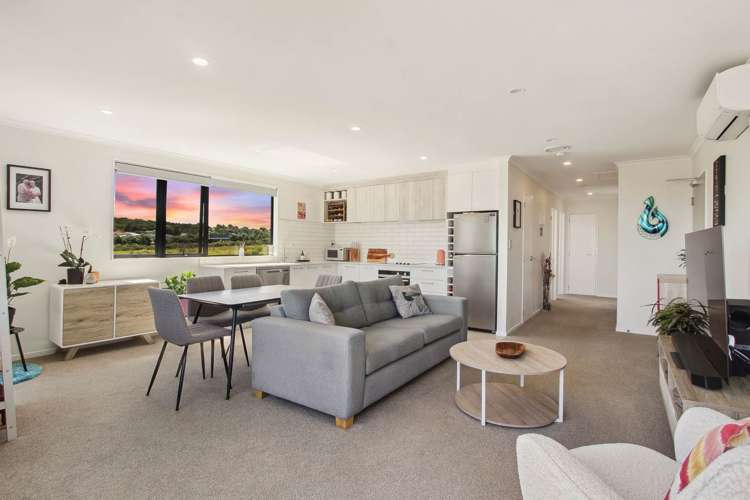 8/1 Coral Tree Avenue Manukau_6