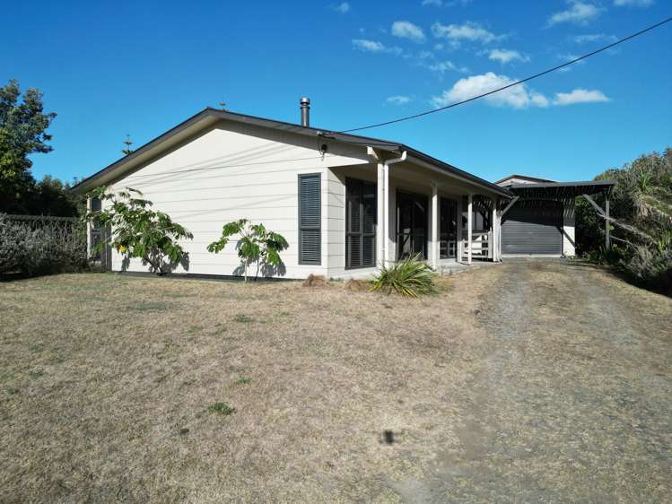 3 Brown Terrace Foxton Beach_3