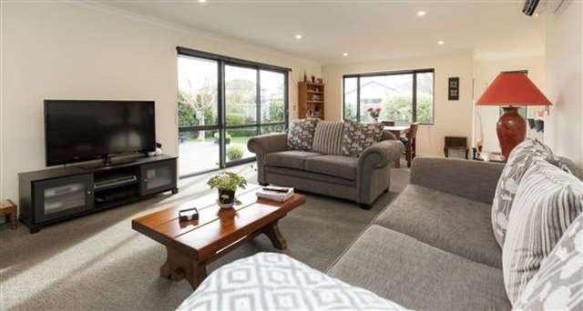 12 Glastonbury Drive Burwood_4