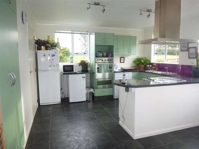 127 Brecon Road Stratford_3