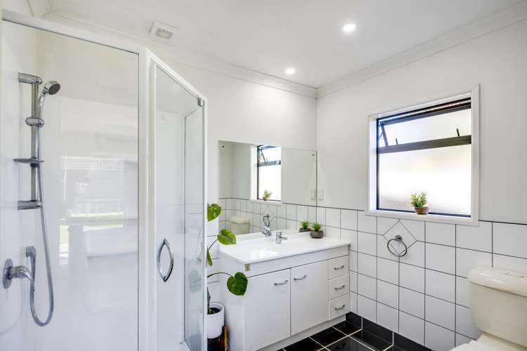 208a Frimley Oaks Frimley_7