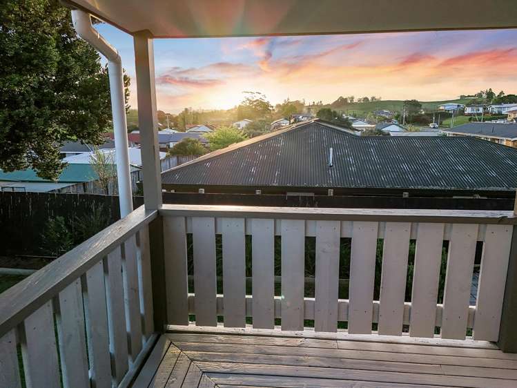 22B Cowley Drive Temple View_18