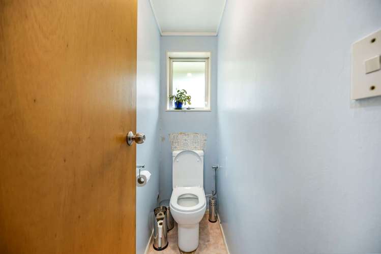 28 Tiroiti Grove Stokes Valley_12