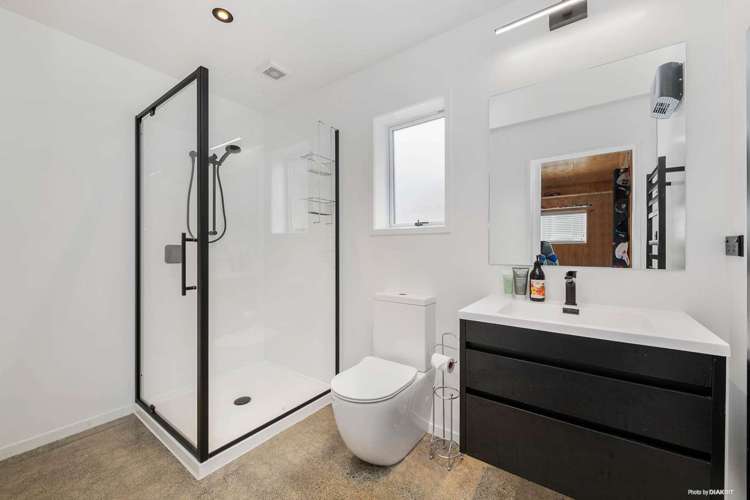 09 McCall Place Opaheke_10