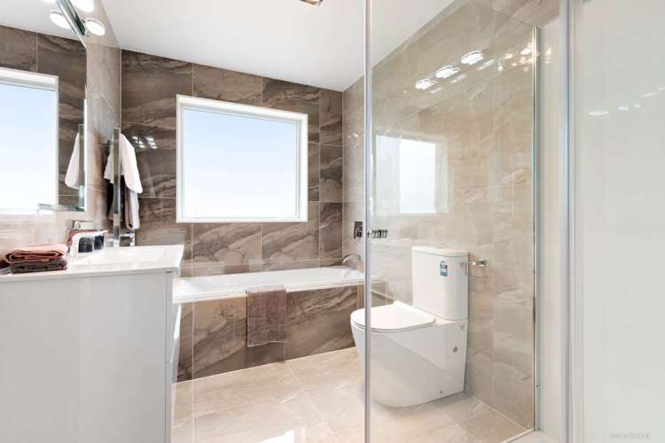 8 Lisnoble Road Flat Bush_17