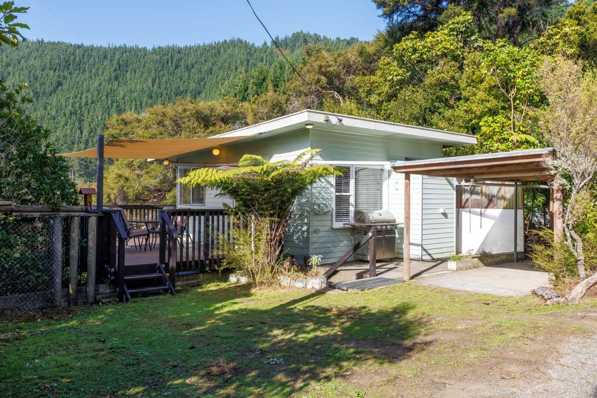 1679 Kenepuru Road_5