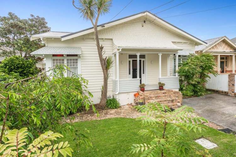 4 Tenterden Ave 1728_23