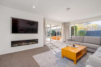 2/14 Bentley Street_2