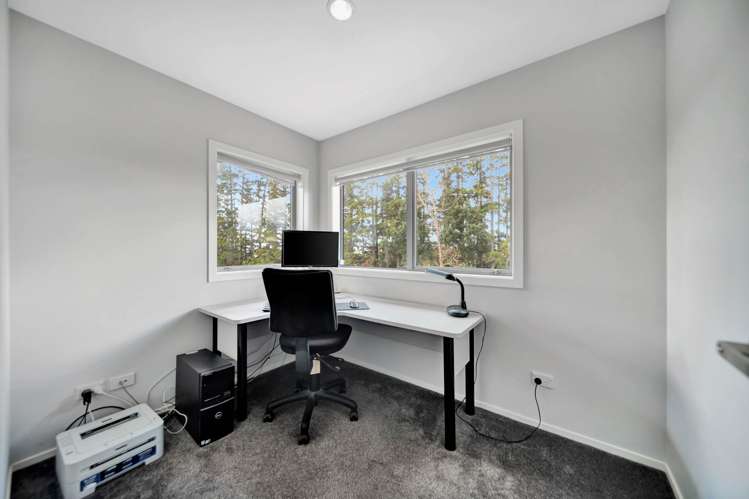 Bradnor Meadows Drive Swanson_11