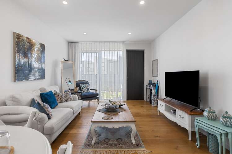 14/82 East Coast Road Milford_2