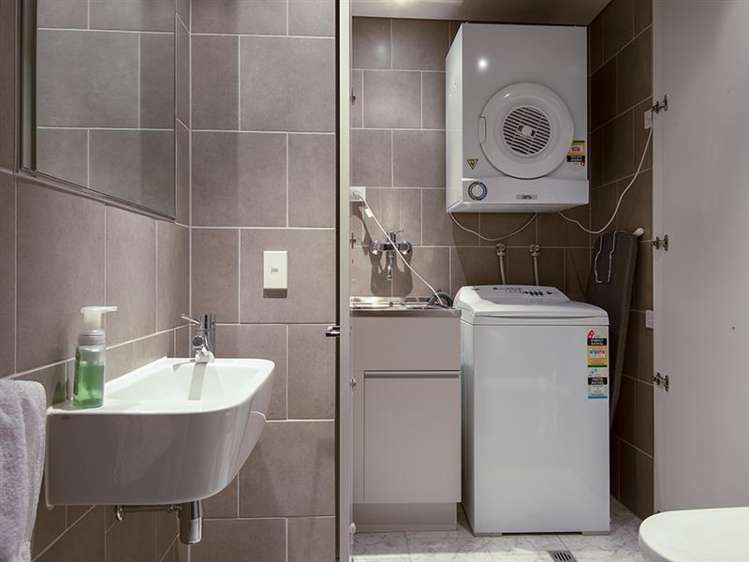 1509/26 Albert Street (inc power, water, internet) 10015_6