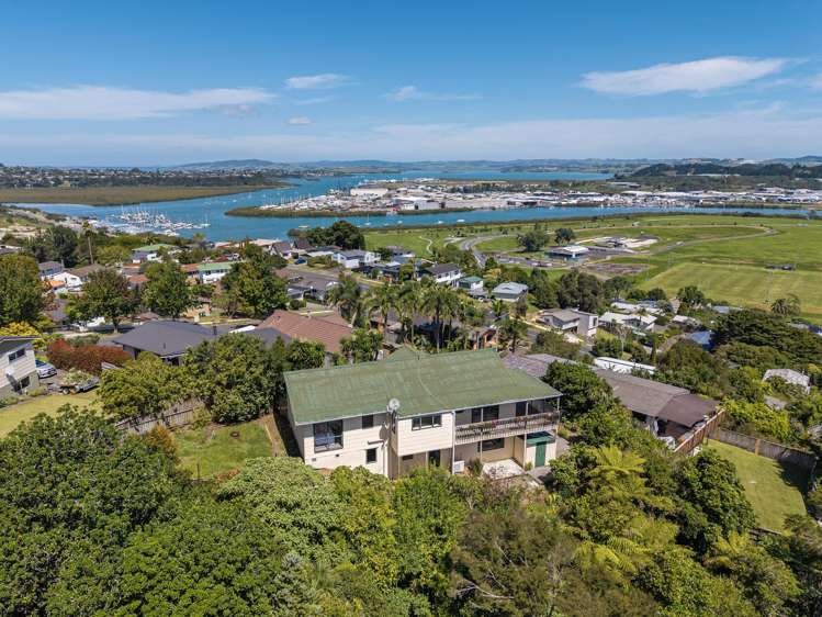 32 Panorama Drive Parahaki_13