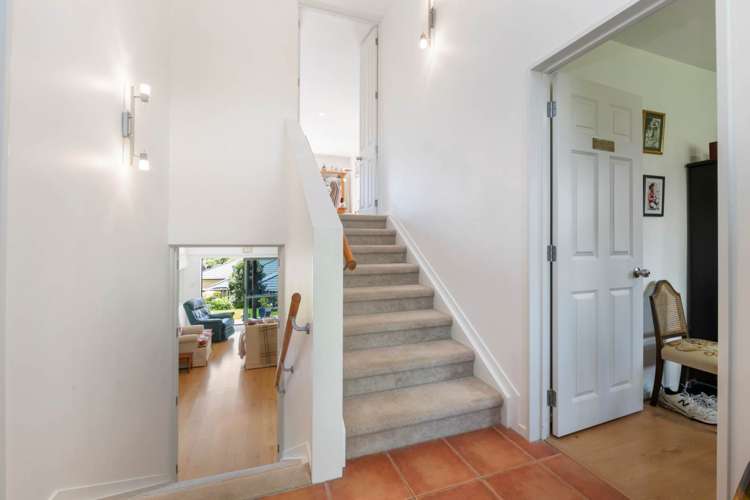 20 Rivervale Grove Stanmore Bay_21