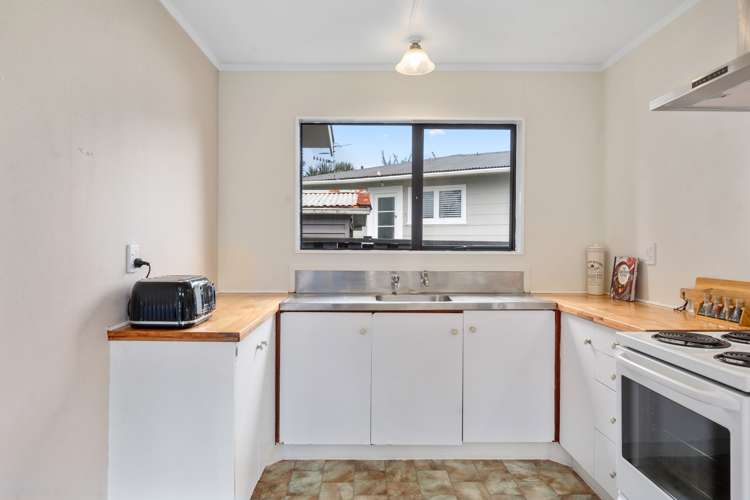 18c Basley Road Owhata_6