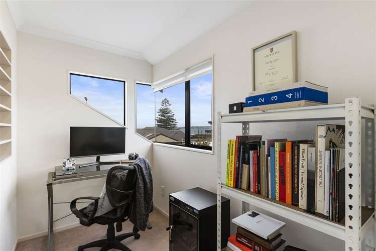 22 The Esplanade Eastern Beach_19